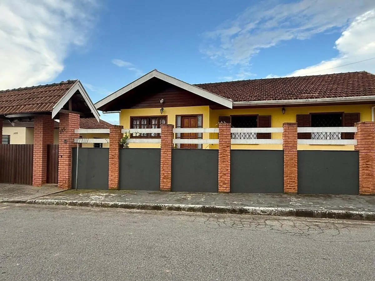 Casa Com Lareira E Churrasqueira 15 Min Do Centrinho Campos do Jordão Semesterbostad