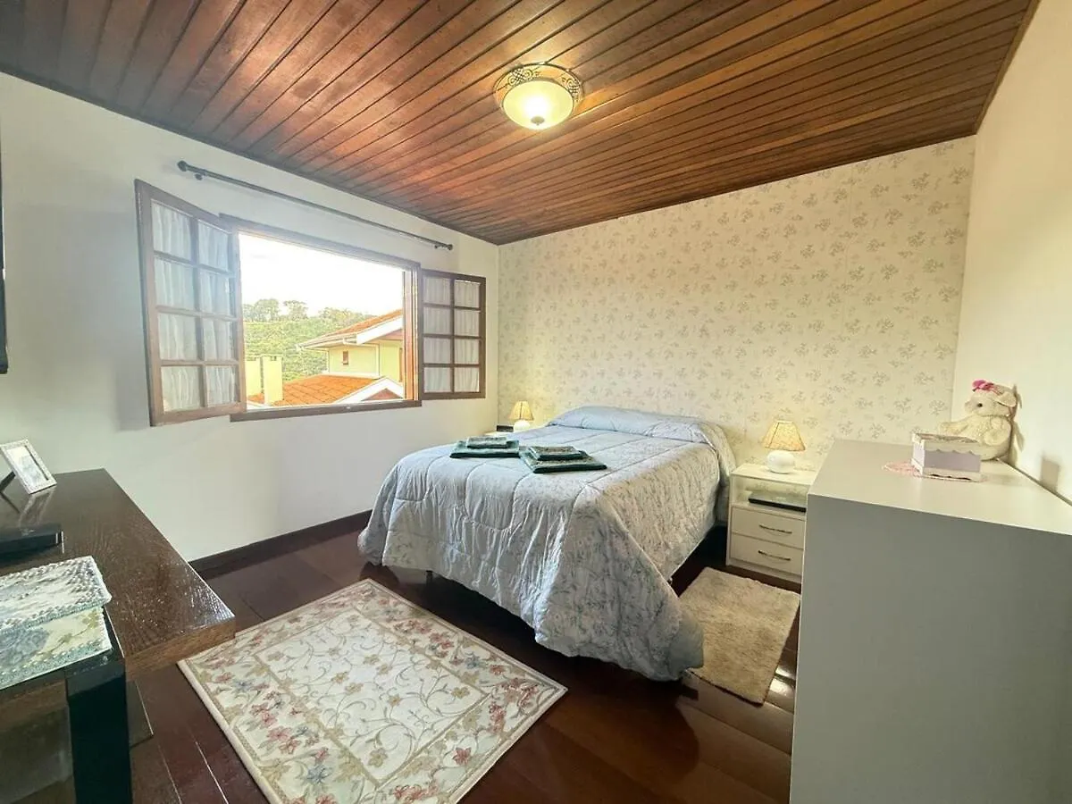 Casa Com Lareira E Churrasqueira 15 Min Do Centrinho Campos do Jordão Semesterbostad