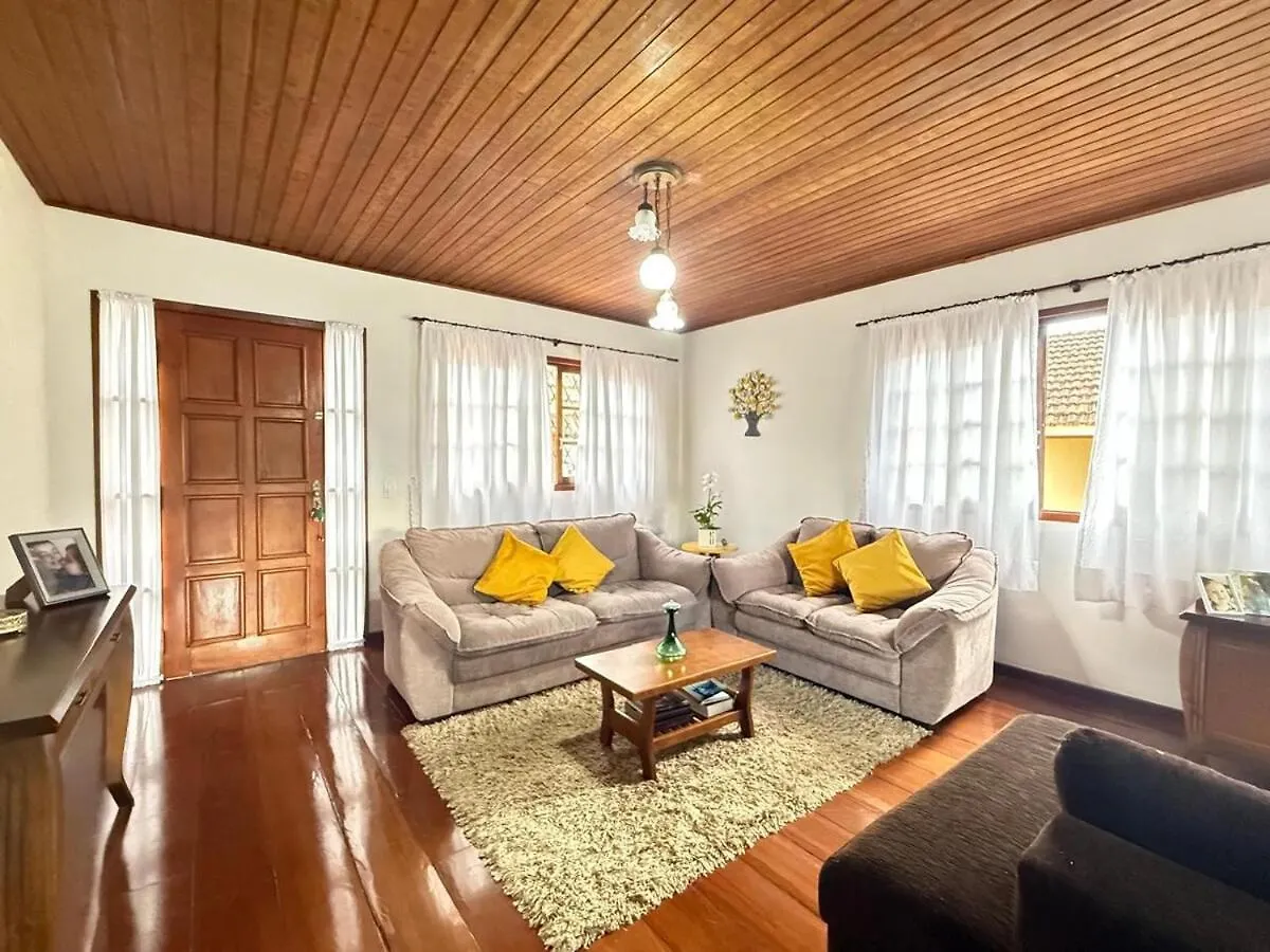 Semesterbostad Casa Com Lareira E Churrasqueira 15 Min Do Centrinho Campos do Jordão Brasilien