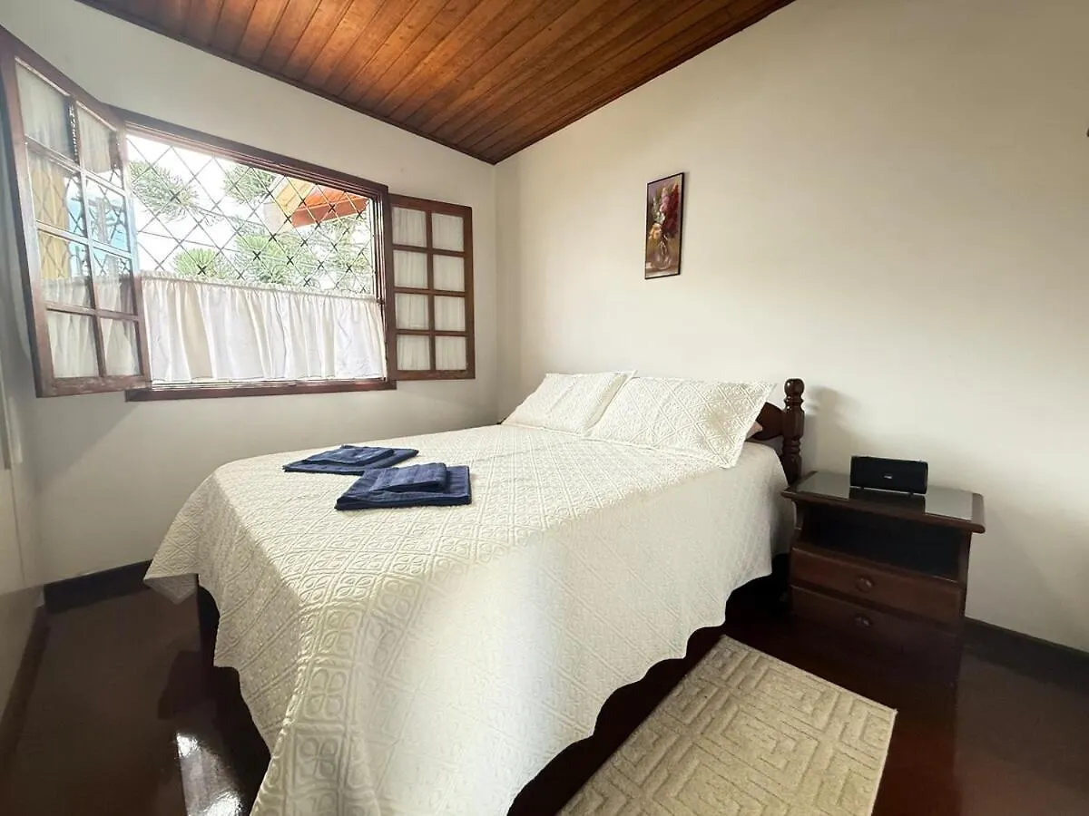 Casa Com Lareira E Churrasqueira 15 Min Do Centrinho Campos do Jordao 0*,  Brazil